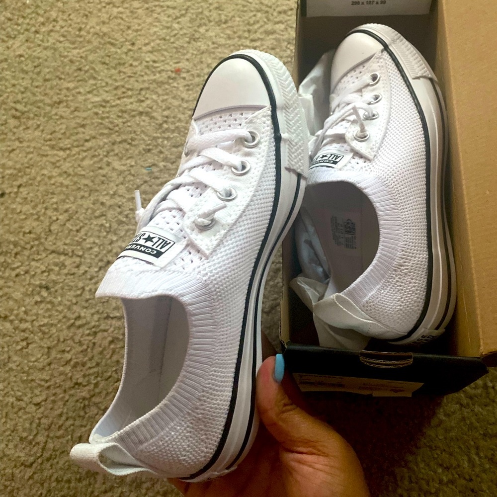 NEVER WORN WHITE CONVERSE SIZE 7